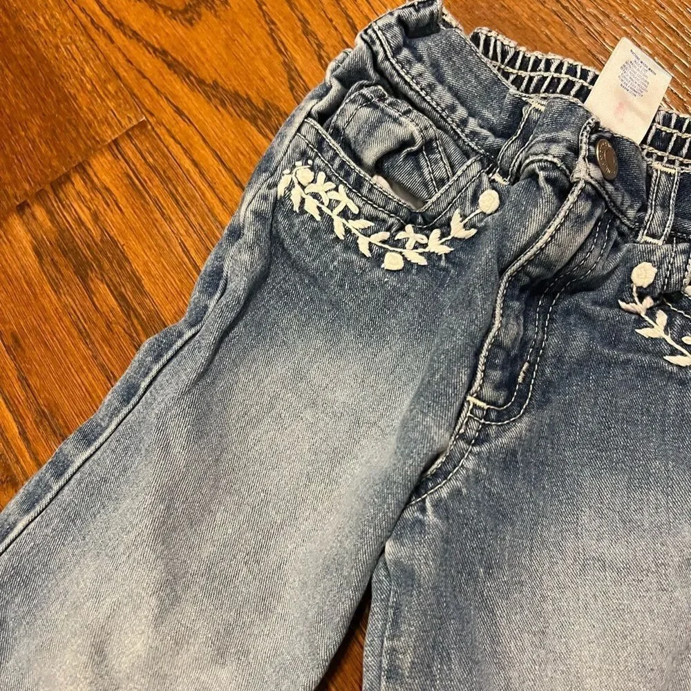 Old Navy girls embroidered jeans size 3T